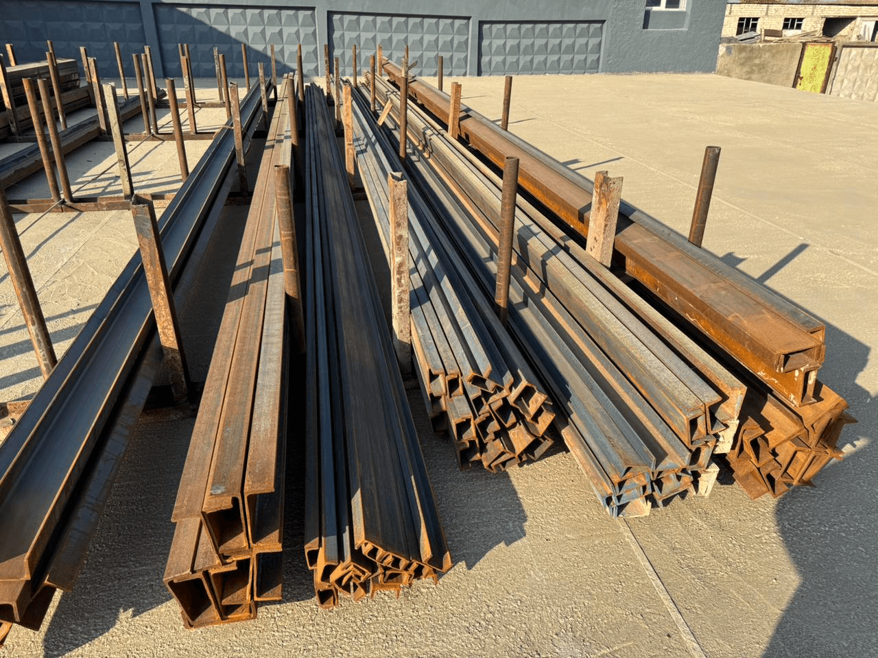 Güvən və Keyfiyyətin Adı